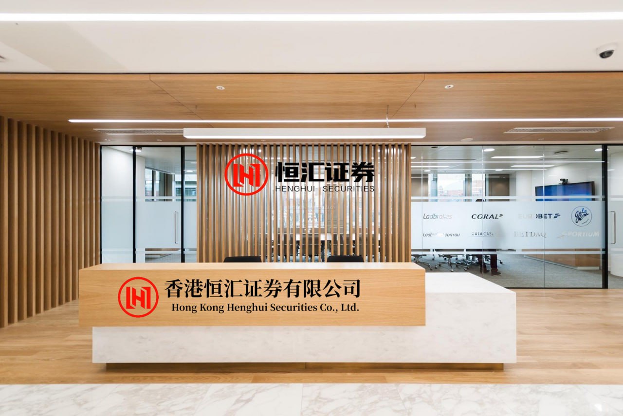 园十州 今日热搜 | 先别急着加油，油价今晚下调→